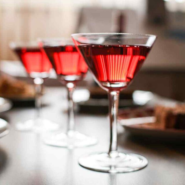 https://dtgultekindaylan.com/wp-content/uploads/2020/01/dine-and-wine-1-640x640.jpg
